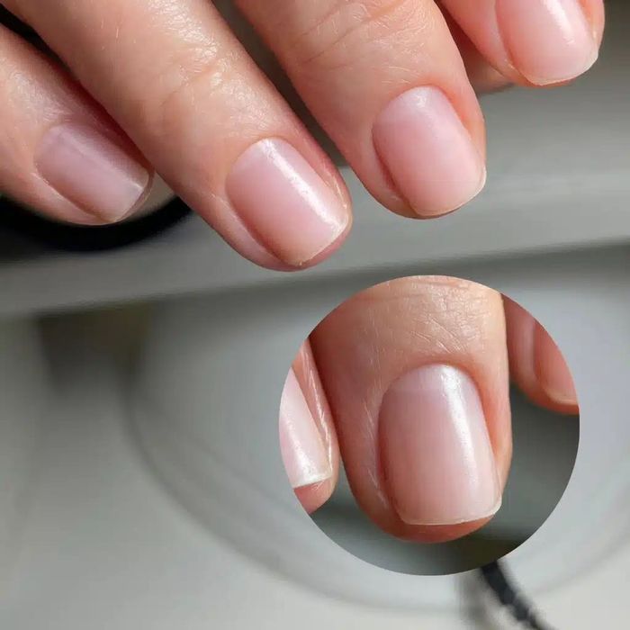 Манікюр педикюр нарощування нігтів на верхні і нижній форми