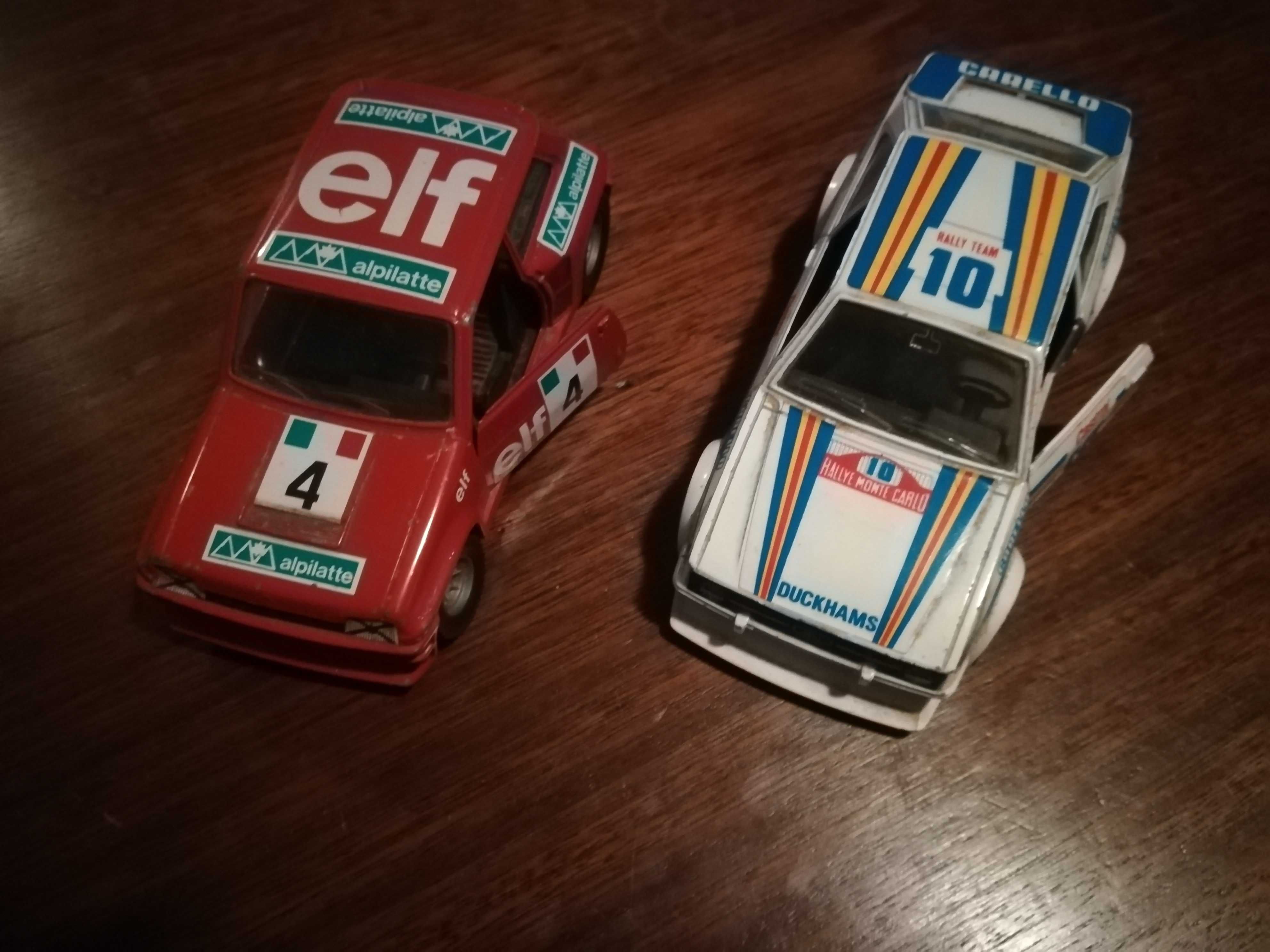 Miniaturas de carros de uma Yamaha