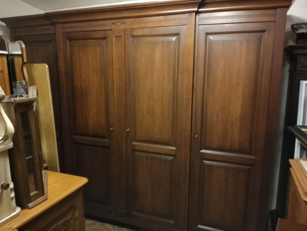 Piękna sypialnia drewniana włoska komplet