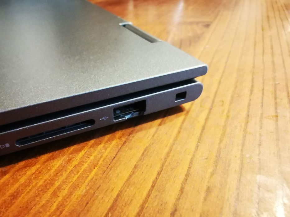 Dell Inspiron 13 laptop / tablet SSD Intel core i7 32gb ram