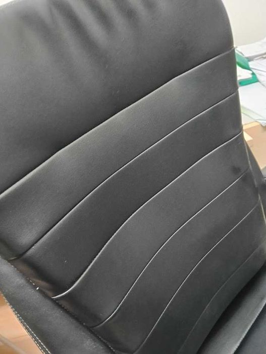 Cadeira de escritório ou quarto de cor preta