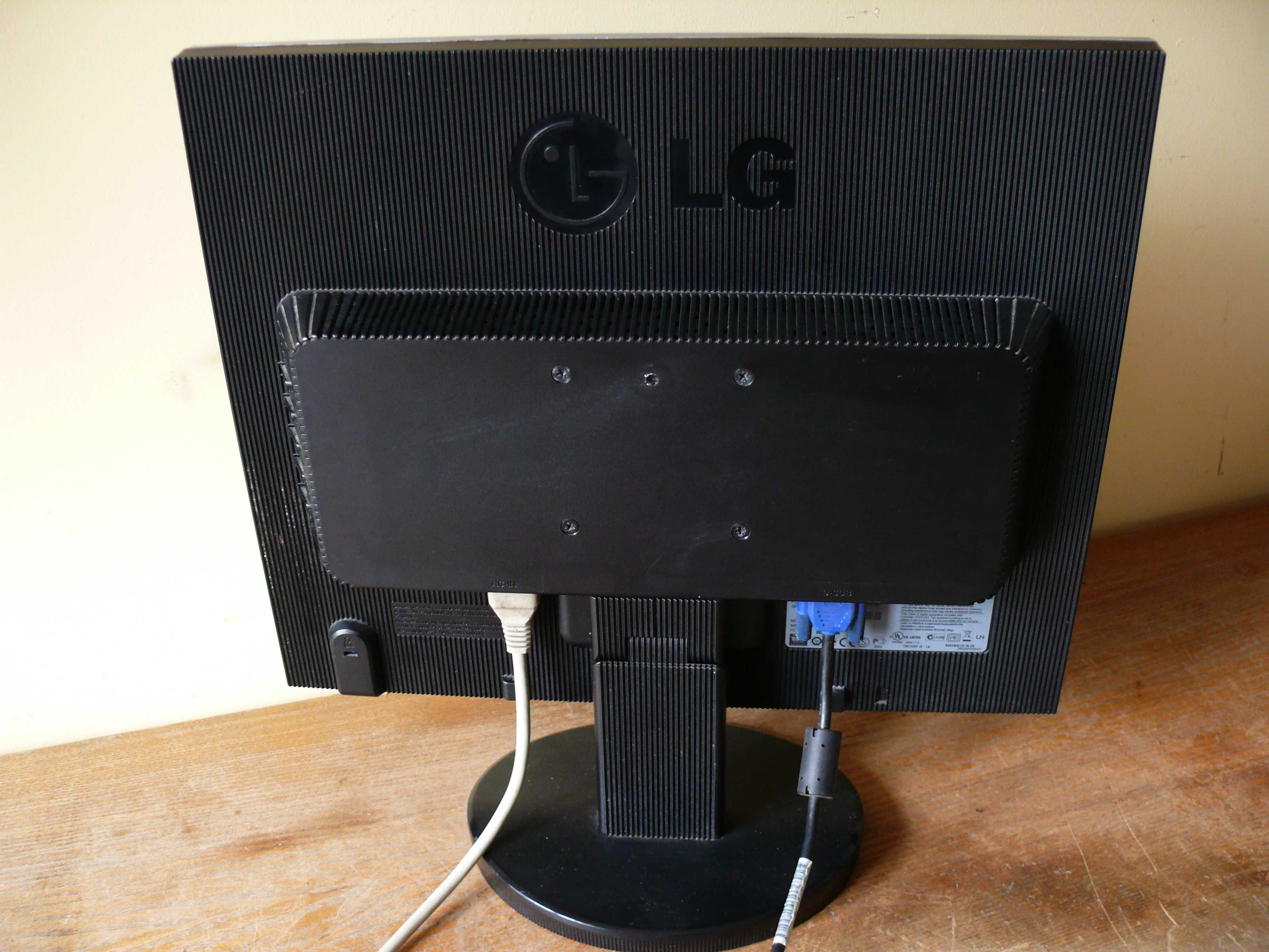 Monitor komputerowy LG flatron 19 cal