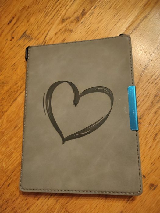 Etui na czytnik ebook 6 cali – motyw serce