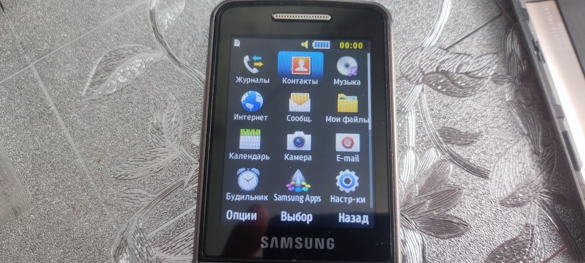 Телефон Samsung GT - S5610