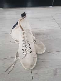 Buty młodzieżowe Tenisówki rozm 37 białe materiał z laycra podatny 5zł