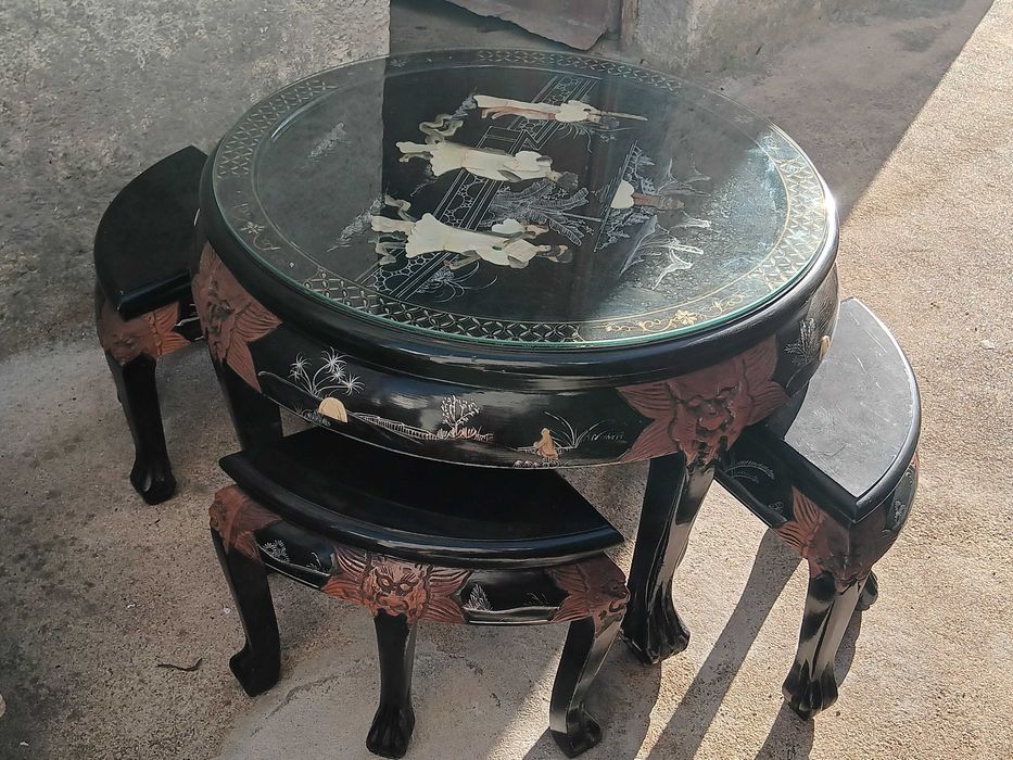 Mesa chinesa como nova