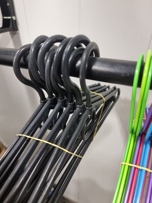 Тремпеля, вішалки дитячі та дорослі