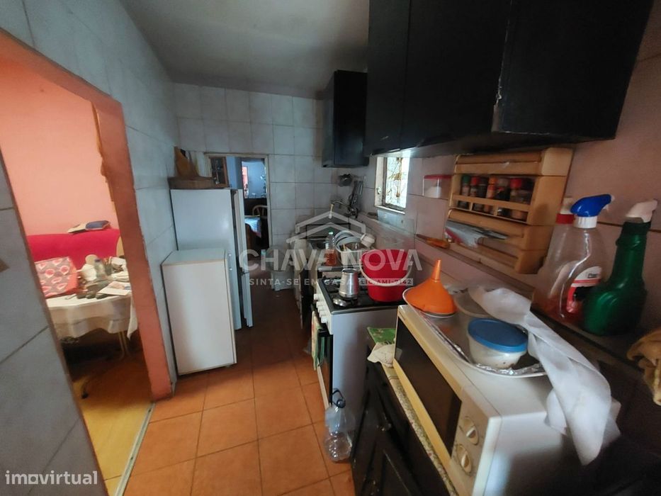 Casa em ilha no centro de Oliveira do Douro SD/MS