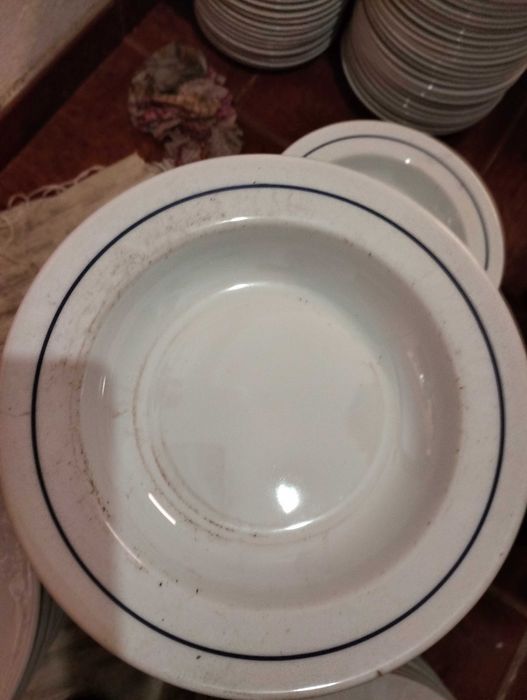 Lote de Pratos a 1 € unidade