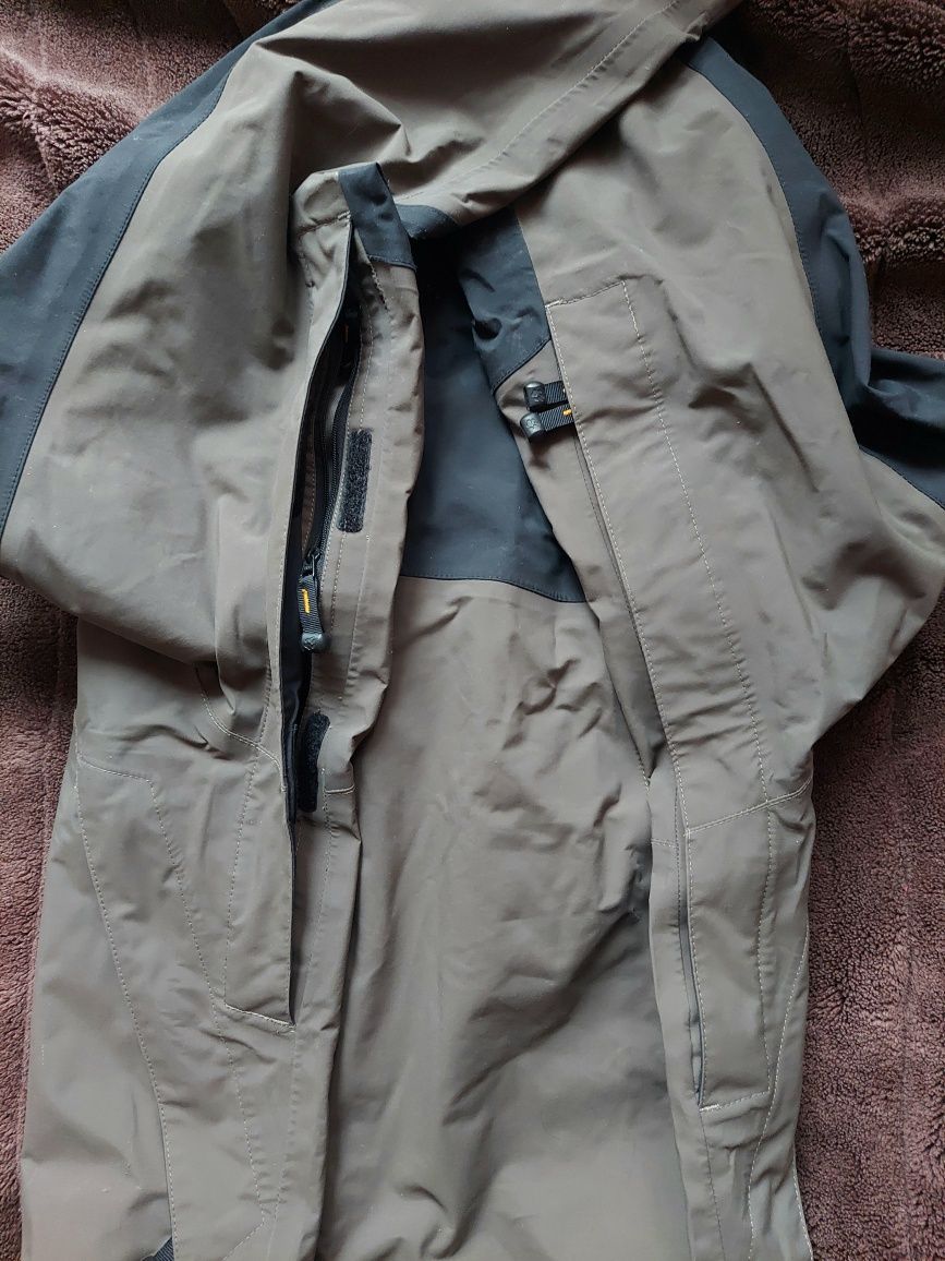 Куртка штормовка фірми Jack Wolfskin 
Texapore оригінал

Розмір по бір