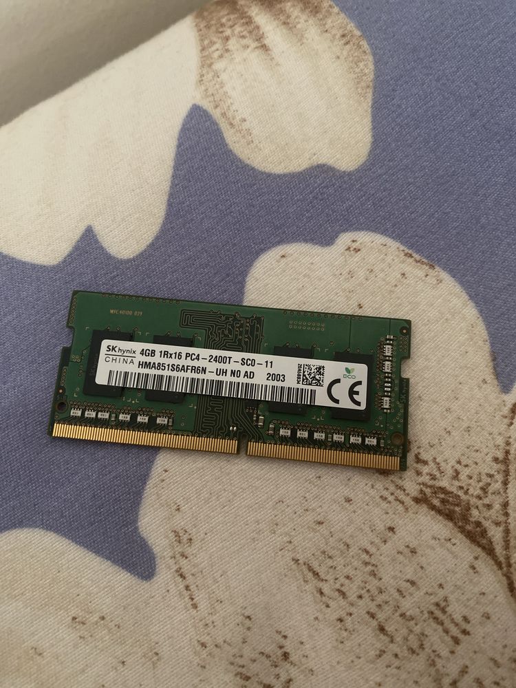 ОЗУ Hynix DDR4 4 ГБ (2400 МГц) SO