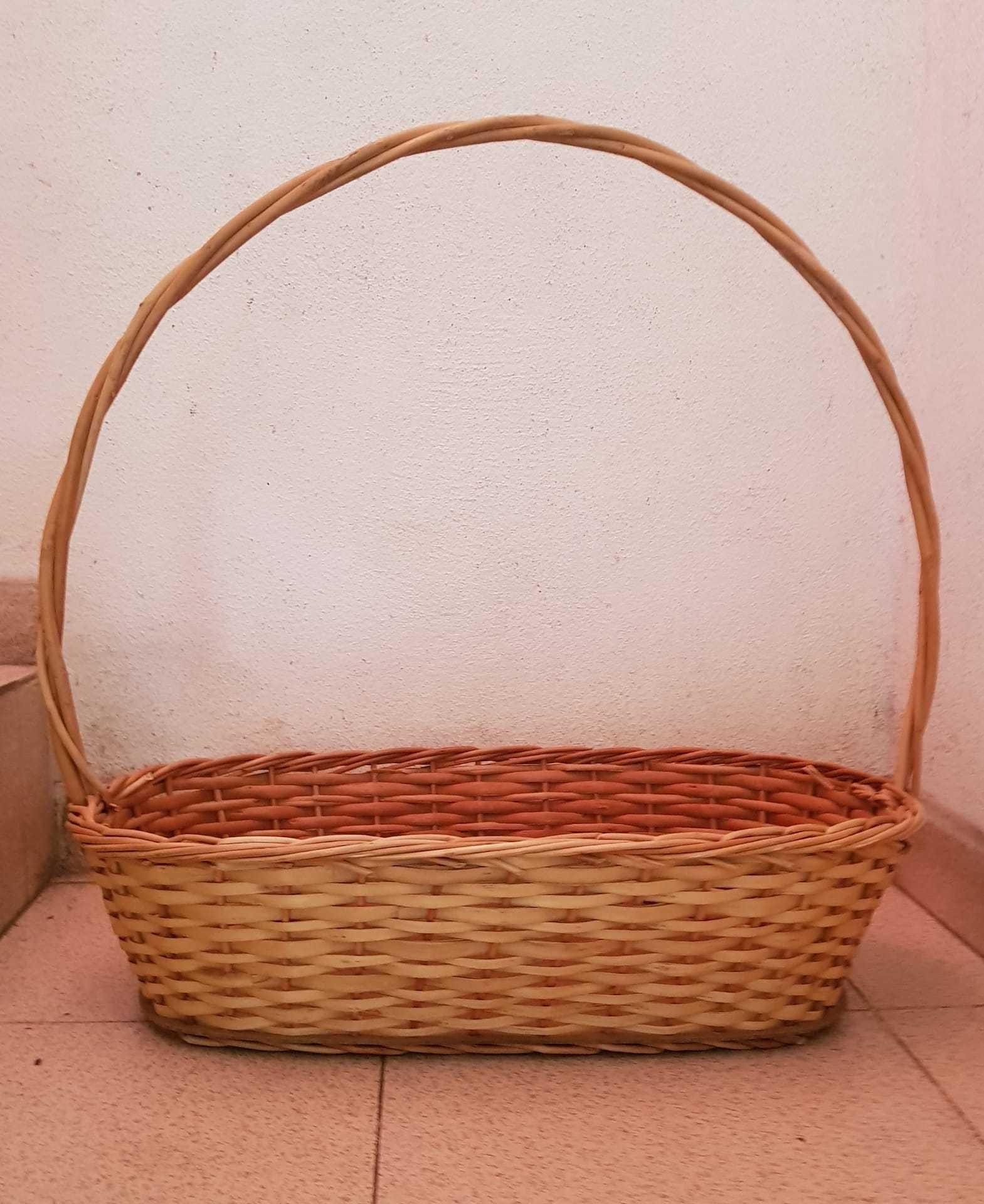 Cesto em Verga em bom estado