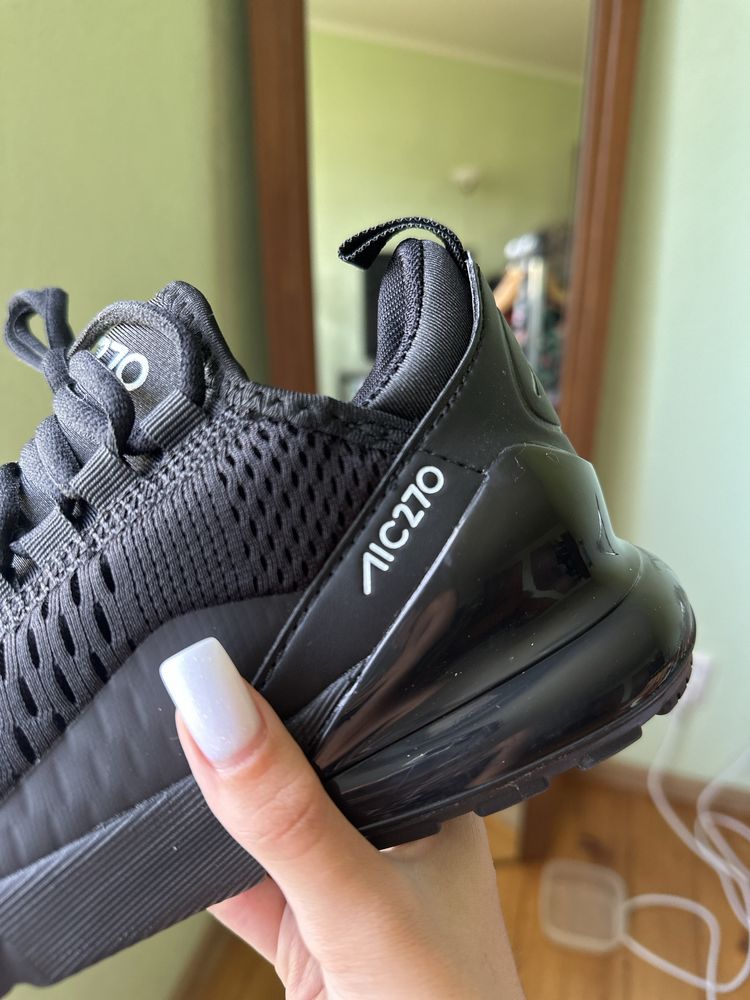 Кросовки женские Nike Air Max 270