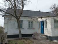 Будинок с. Косівка Володарського району під ремонт з земелею