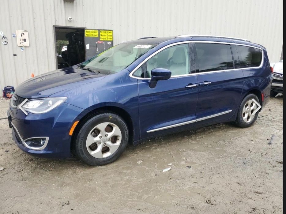 Chrysler Pacifica Chrysler Pacifica Touring L Plus w Polsce