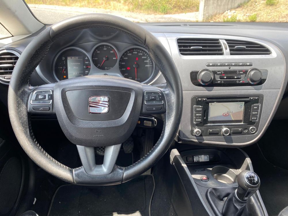 Seat Leon 1.6tdi 105cv c/ engate reboque