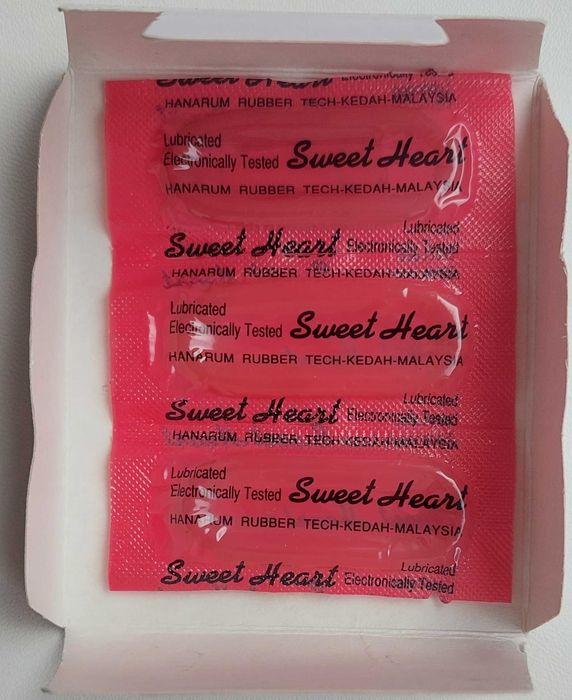 "Sweet heart" презервативи 1996р, антикваріат, нові, подарунок 8 Берез