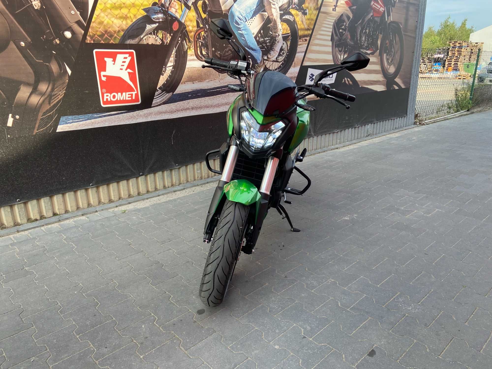 MOTOCYKL BAJAJ DOMINAR D400 Kask + Transport do 150 km gratis