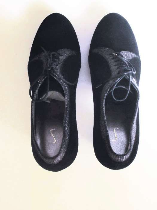 Sapatos botins de senhora fabricados em Portugal