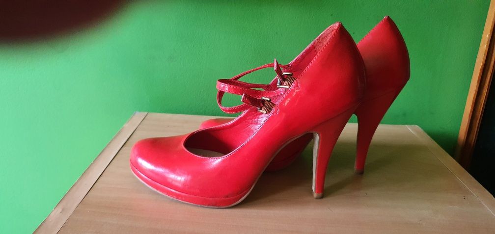 Czolenka skórzane Carvela 37