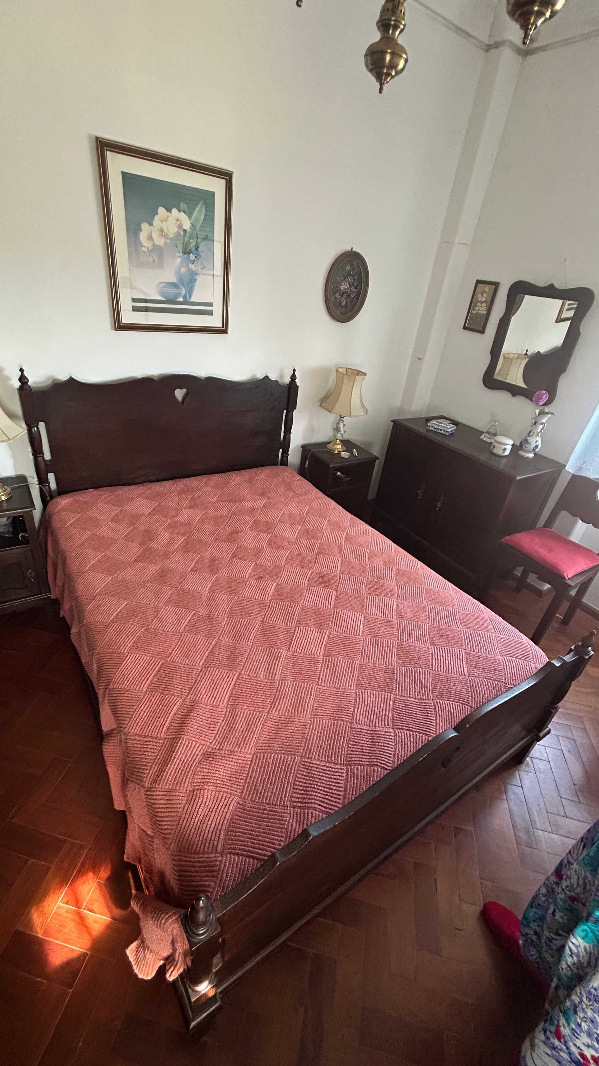 Mobília quarto casal em madeira de mogno