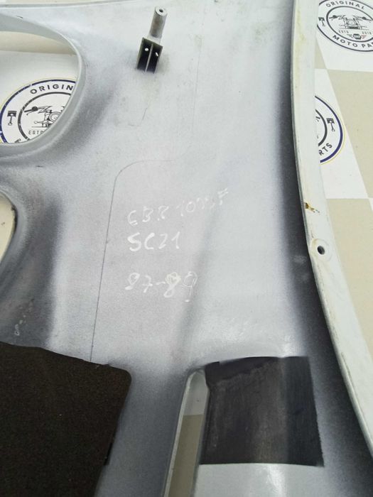 Lateral Honda CBR1000F 1987/1988