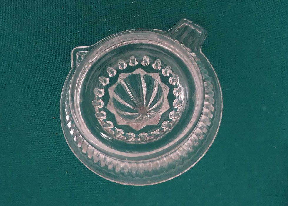 Fantástico espremedor de citrinos em vidro trabalhado - Anos 60