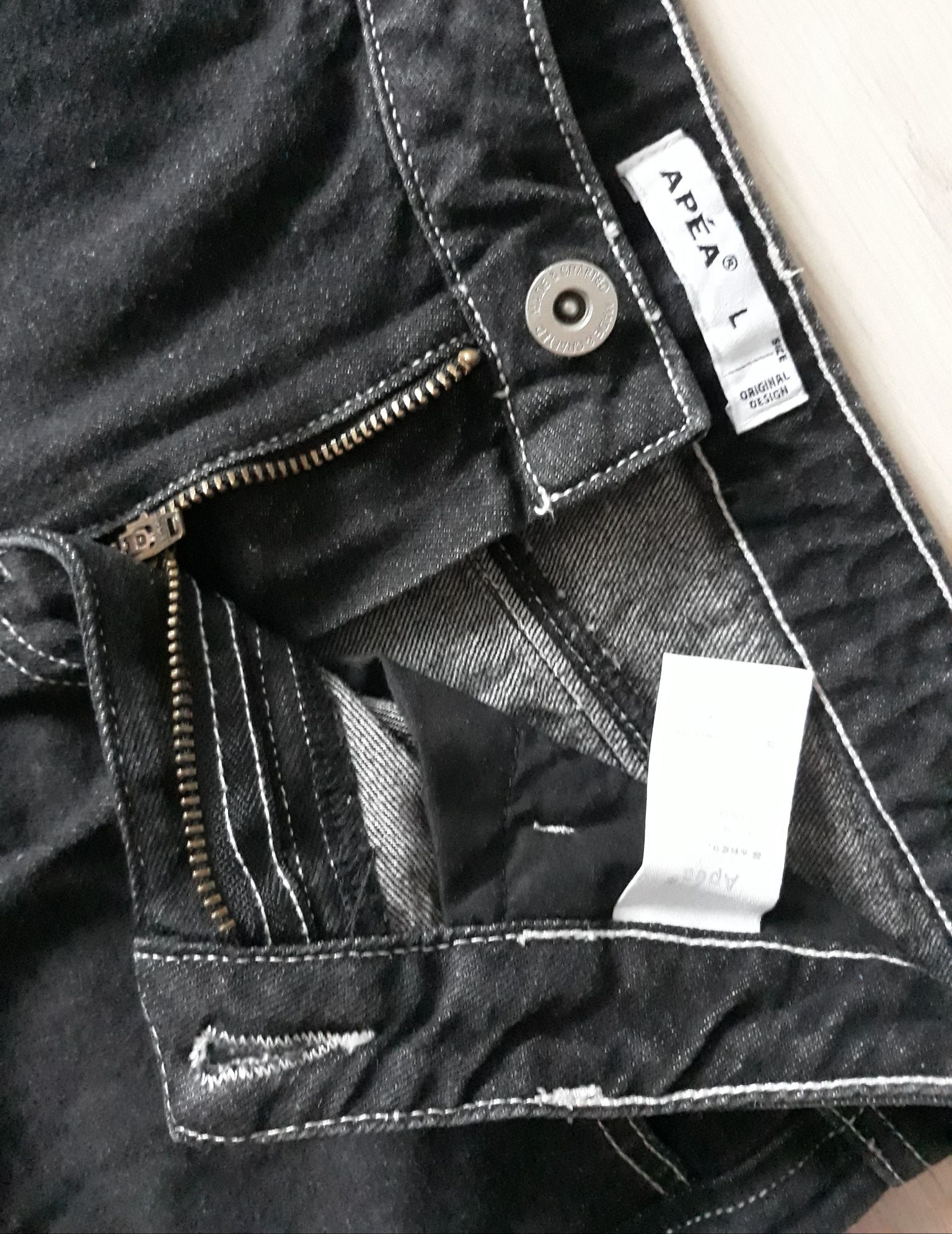 Apea Spodnie jeansowe dzwony czarne wstawki niebieskie L 40