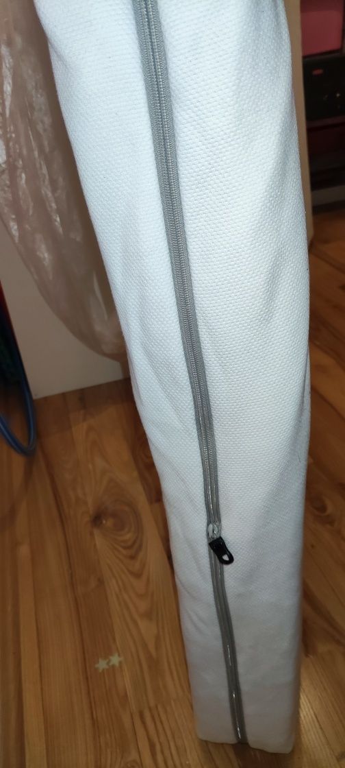 Bardzo wygodny materac Ikea 90x200