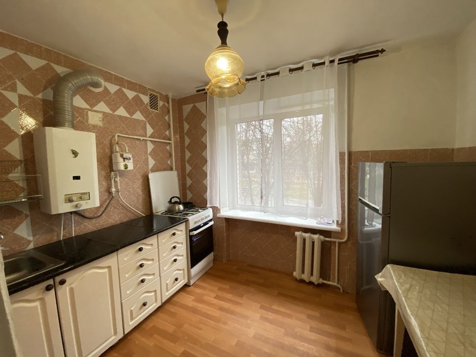 Оренда 2к квартири на Космонавтів