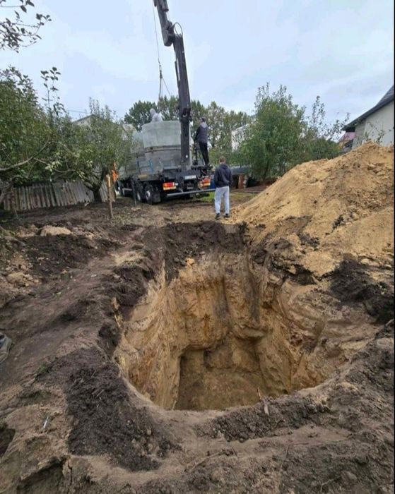 Каналізація в будинку. Копка септика, вигрібної ями с бетонних кілець.