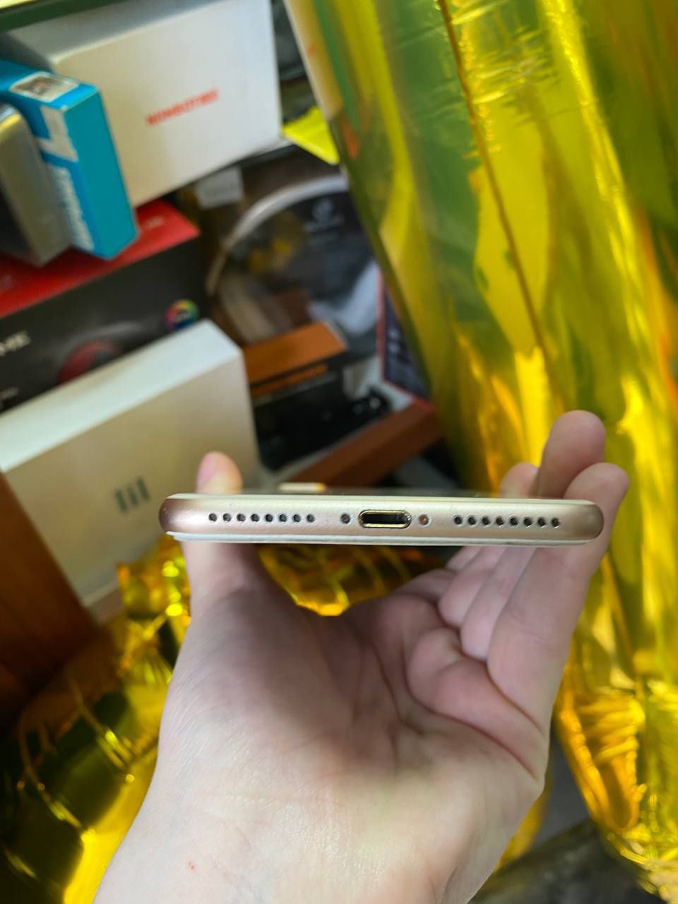 Продам iPhone 8 plus 64 Gb