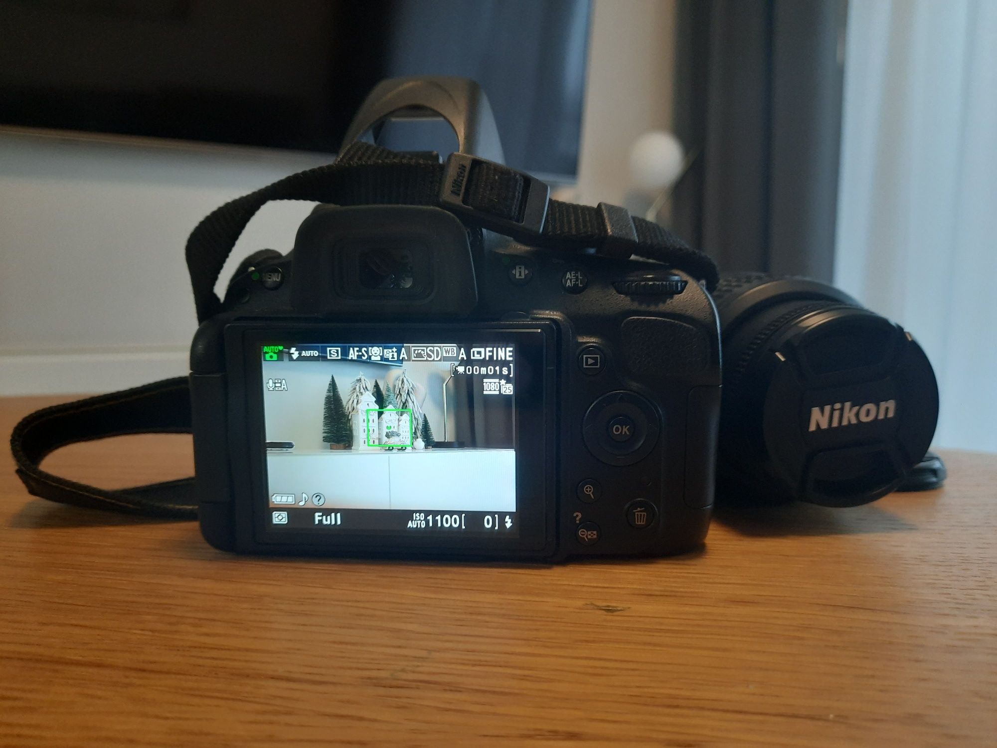 NIKON D5100 + obiektyw 18-55 mm + obiektyw 35 mm