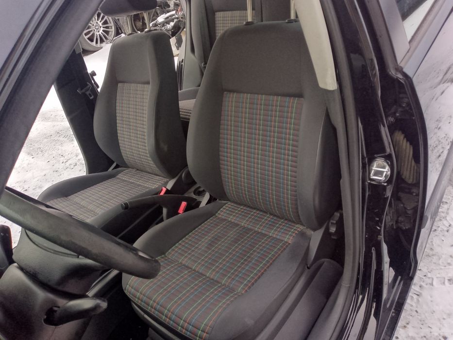Volkswagen VW Polo 9N lift siedzenia fotele fotel komplet