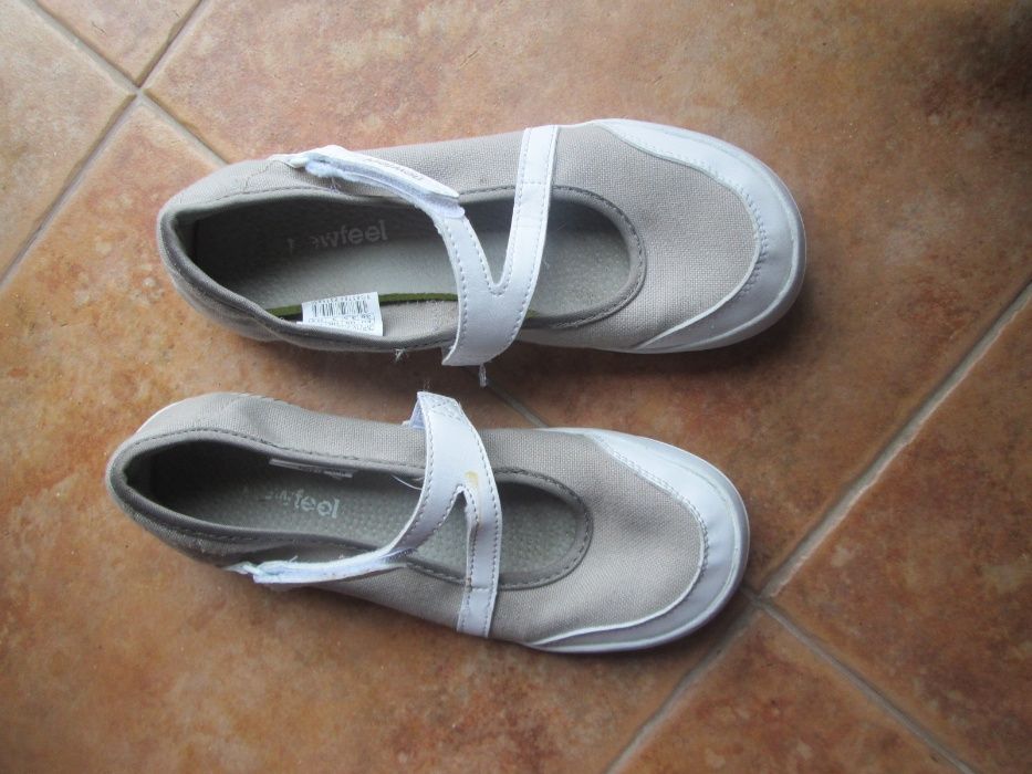 Sabrinas em pele sapatilhas nike  e chinelos nº 35