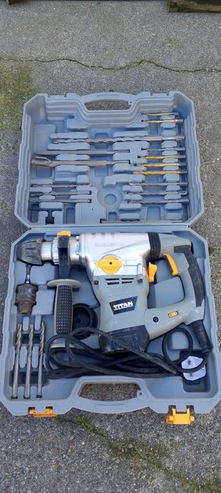 Młotowiertarka Titan SDS 1500W 22 akcesoria+walizka, wyprzedaż!