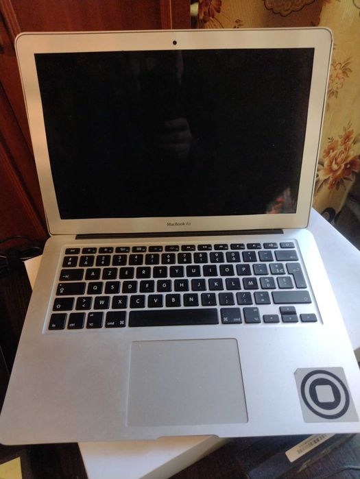 MacBook Air A1466 2017, требует замена матрицы