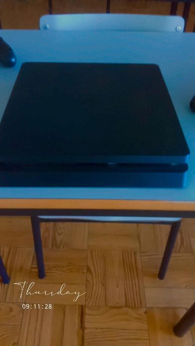 PlayStation 4  vendo porque comprei a PS5 mais informações DM