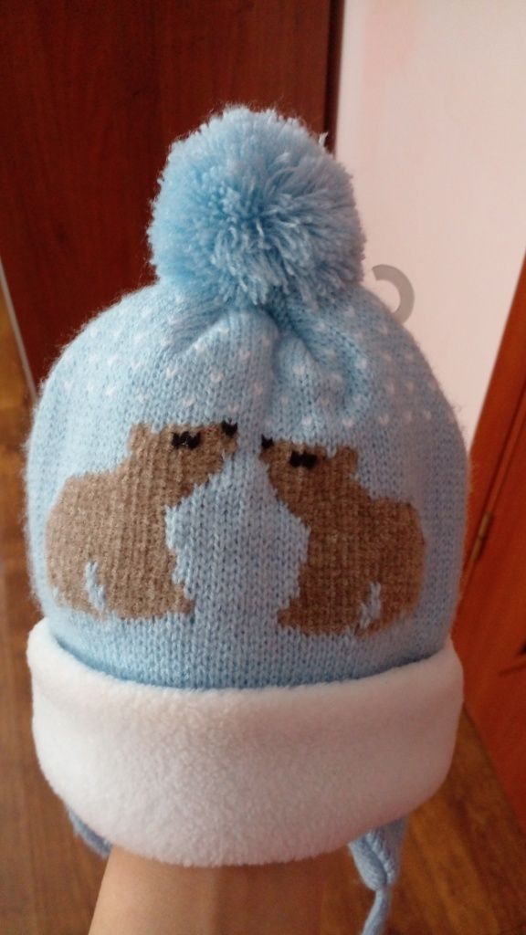 Зимова шапочка для немовлятка.