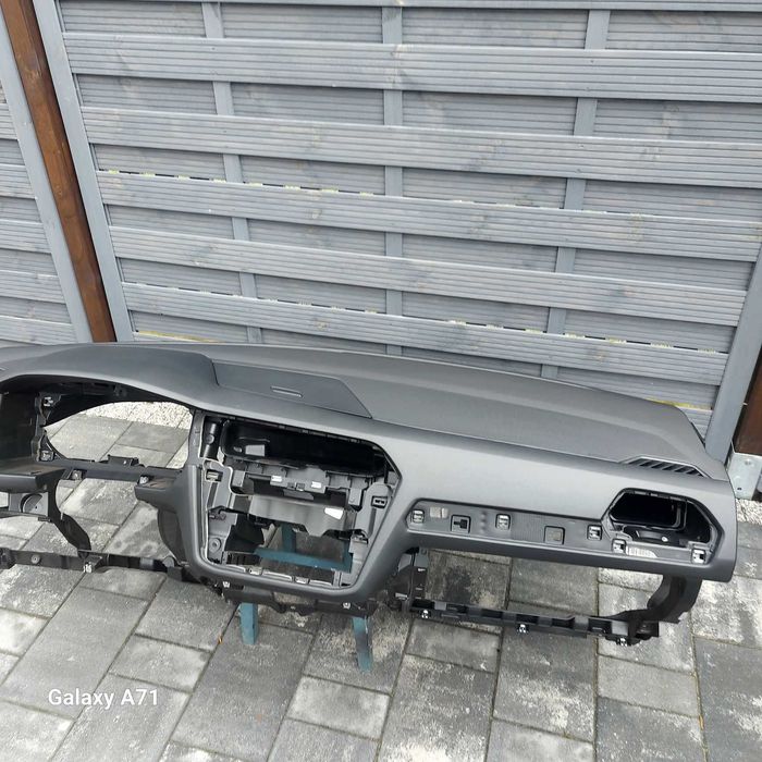 Regeneracja naprawa deska rozdzielcza Volkswagen Tiguan