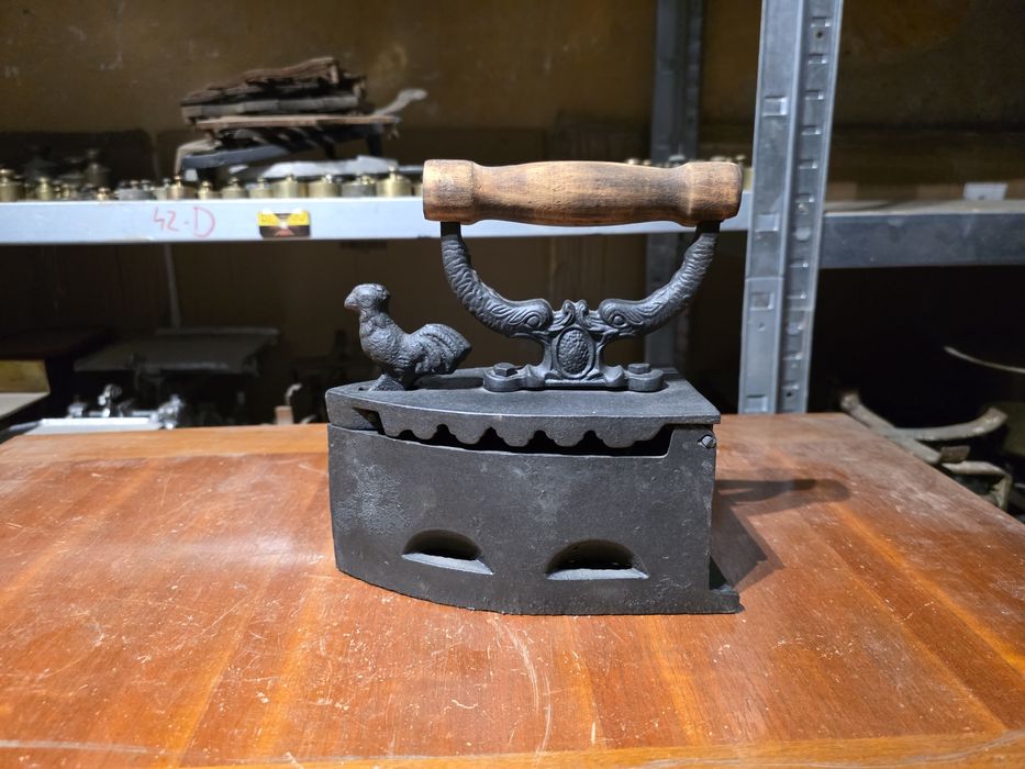 Stare żelazko na węgiel