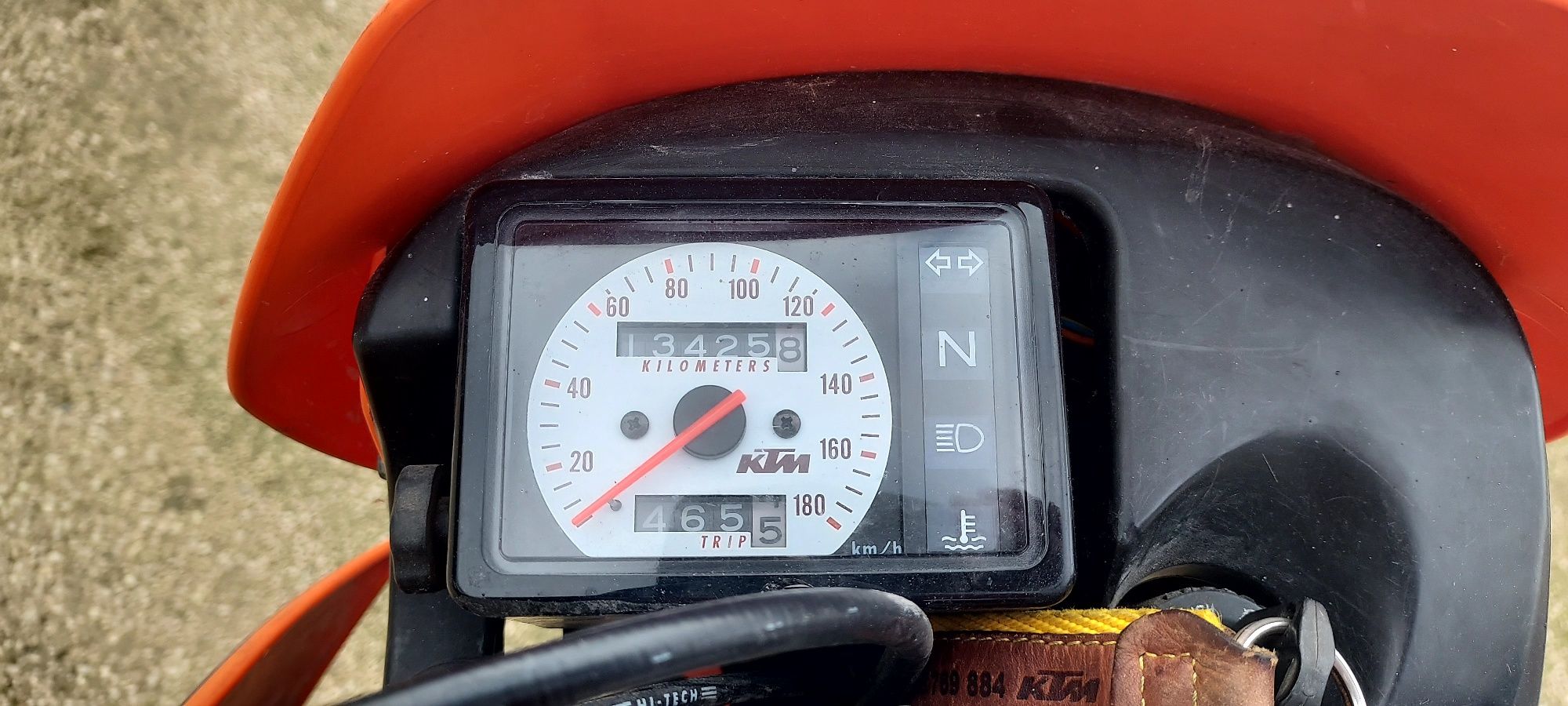 Mota KTM com poucos km