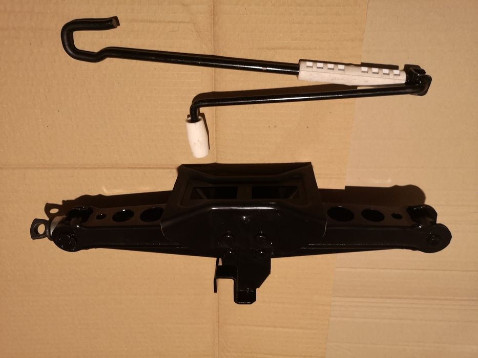 Oryginalny Lewarek Podnośnik AUDI Q3 8U 2011-19r Skoda Kodiaq Tiguan