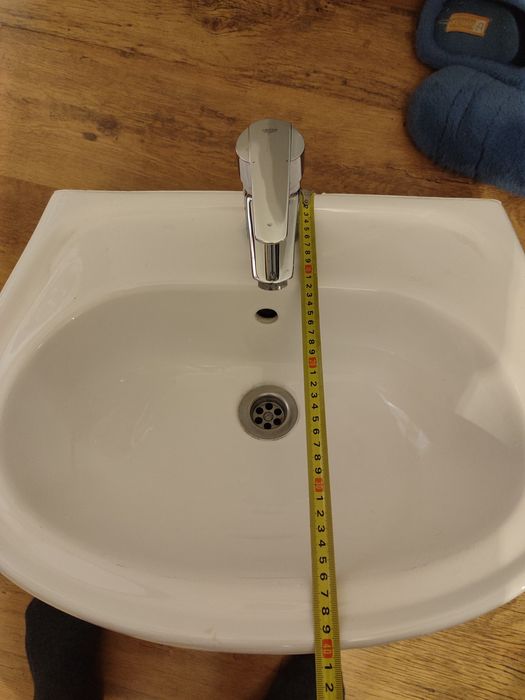 Umywalka z baterią