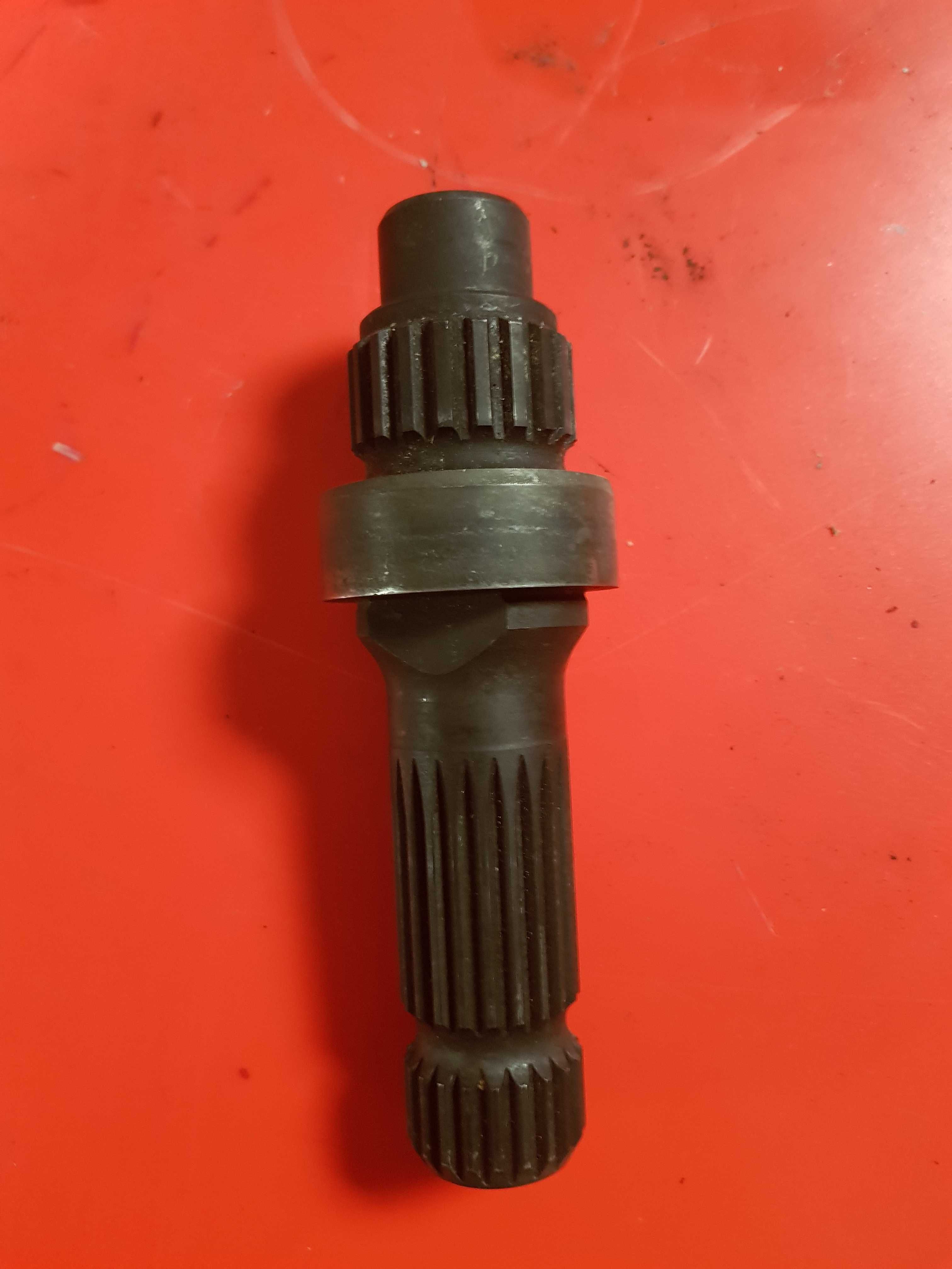 Wałek WOM CNH 471307.44 CASE 51826.13