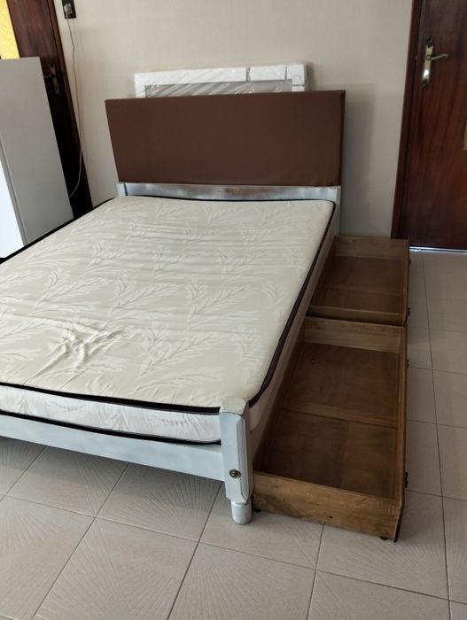 Cama de Casal (Personalizada) com Colchão 1.90x1.40