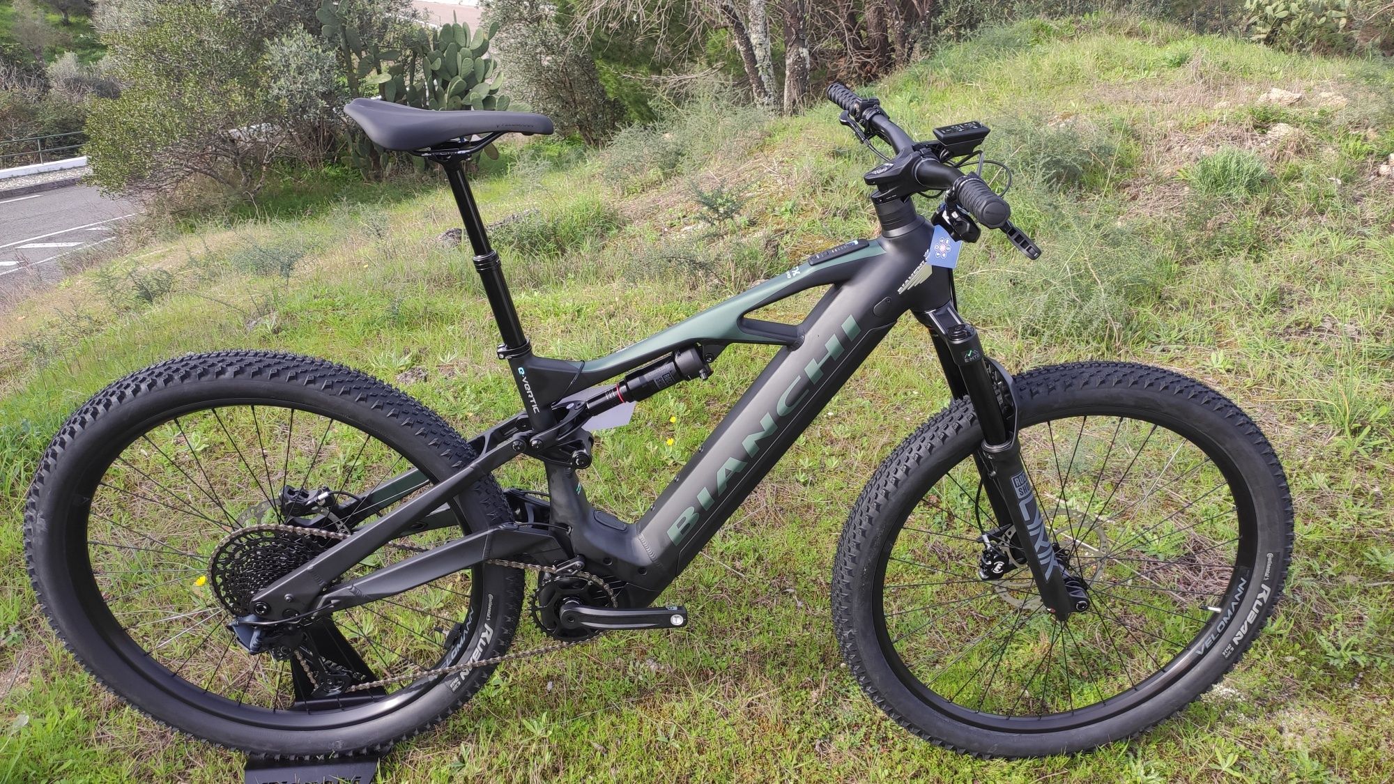 E-Bikes Novas Bianchi E-Vertic FX-TYPE