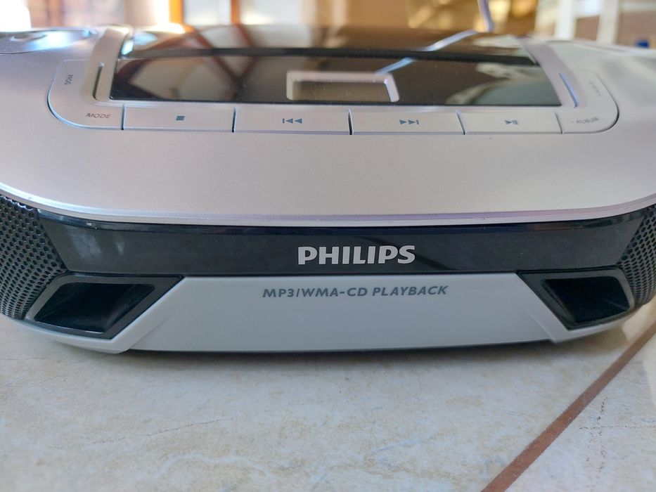 Радіо і магнітофон на диски Philips  ідеальний стан