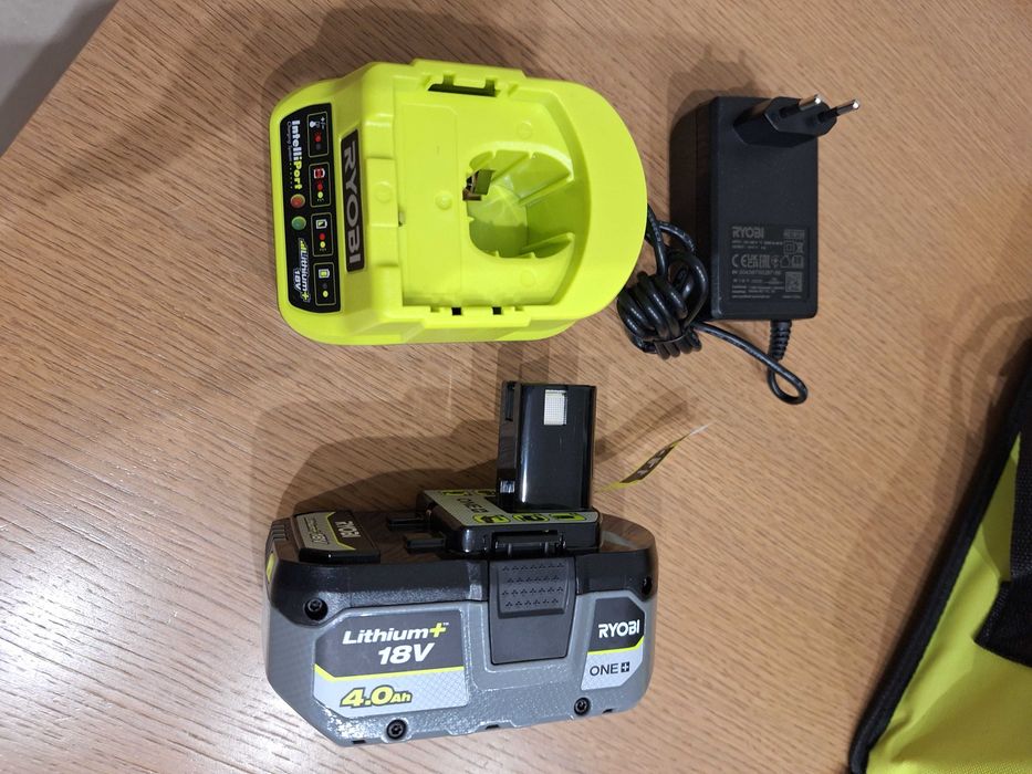 Nowy zestaw RYOBI - akumulator plus ładowarka.