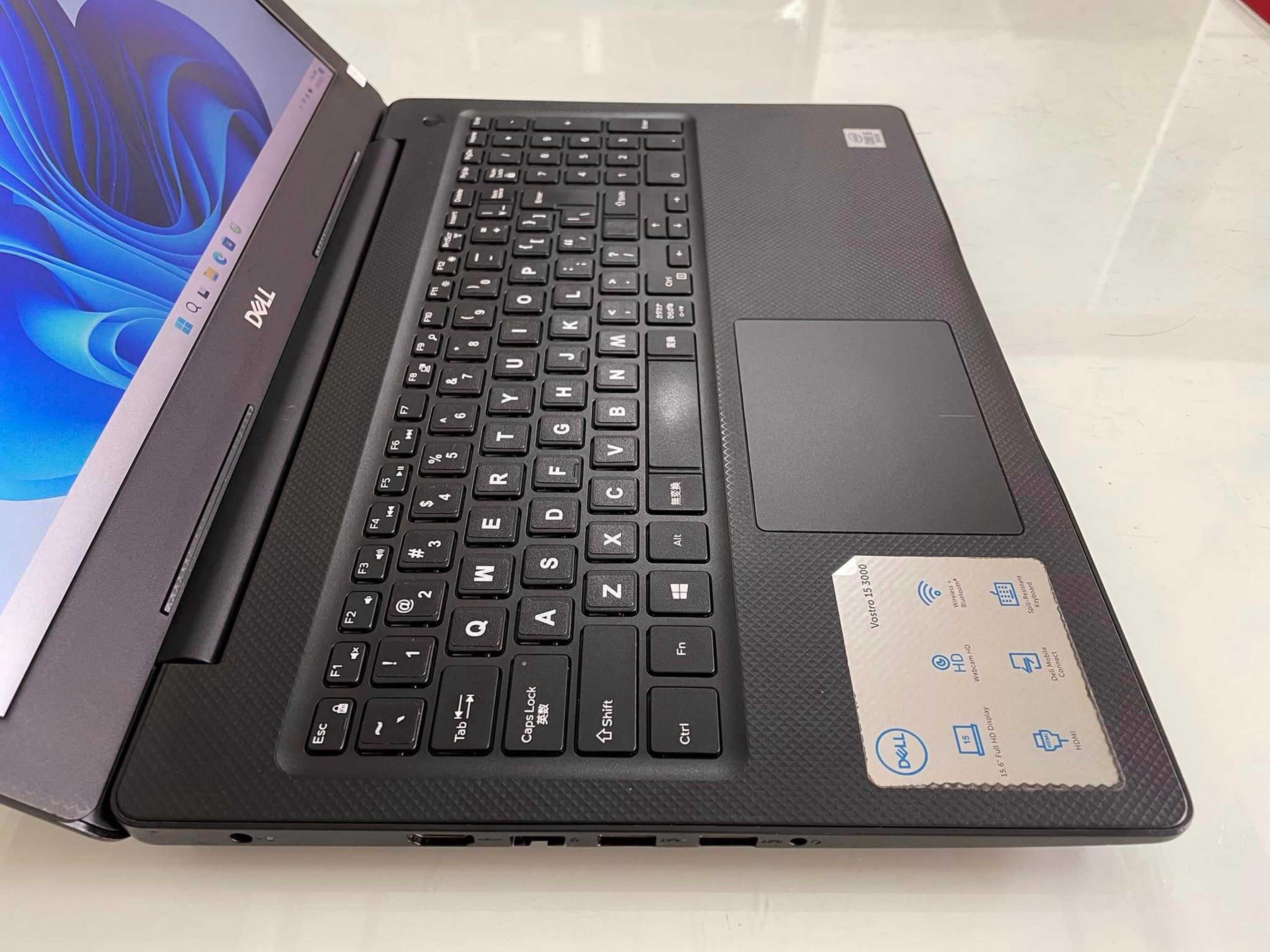 Dell Vostro 15.6" i5/8GB/256SSD como Novo